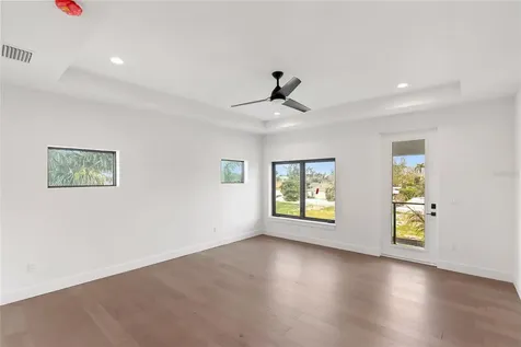 569 Bayview Drive Longboat Key FL 34228