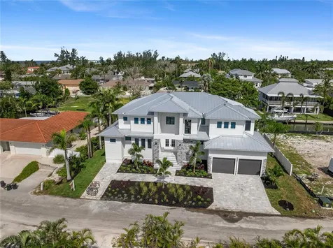 569 Bayview Drive Longboat Key FL 34228
