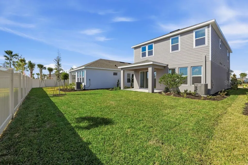 811 Steel Drive Apollo Beach FL 33572