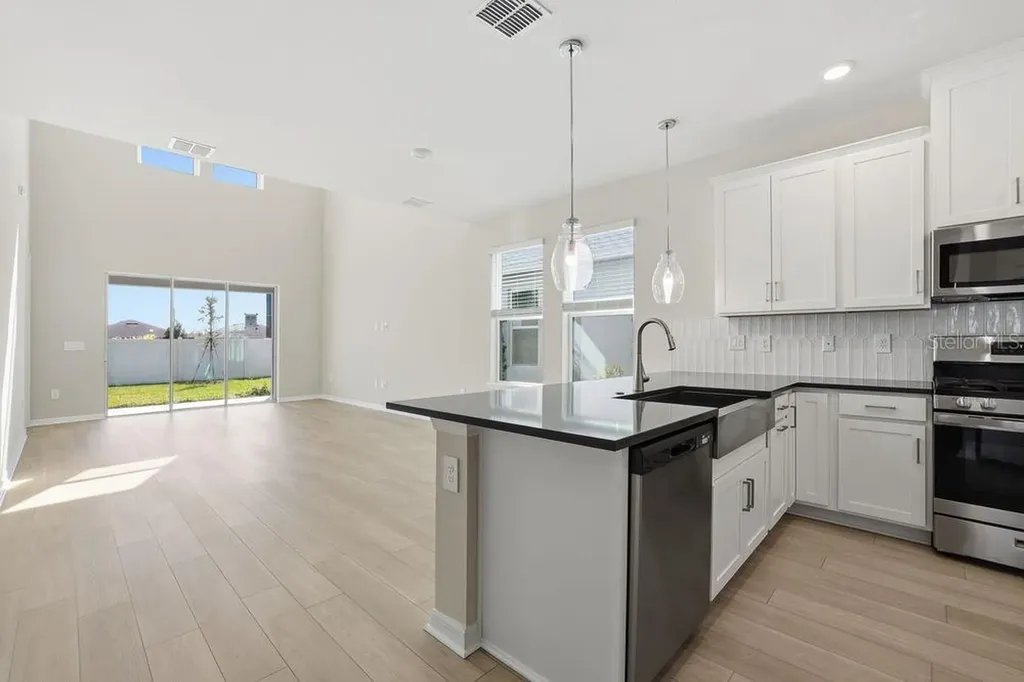 811 Steel Drive Apollo Beach FL 33572