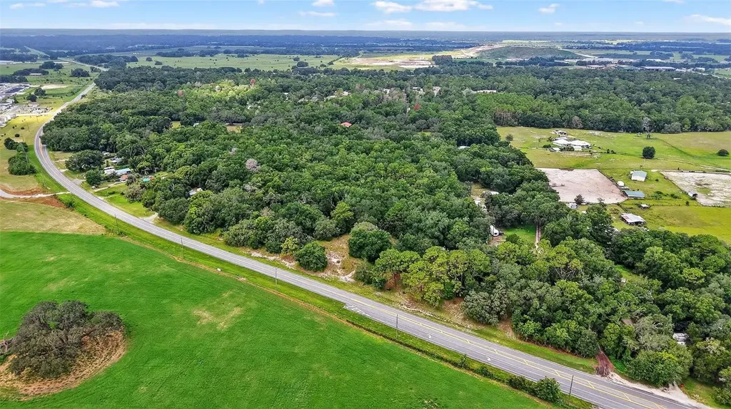 1862 S Us 301 Sumterville FL 33585