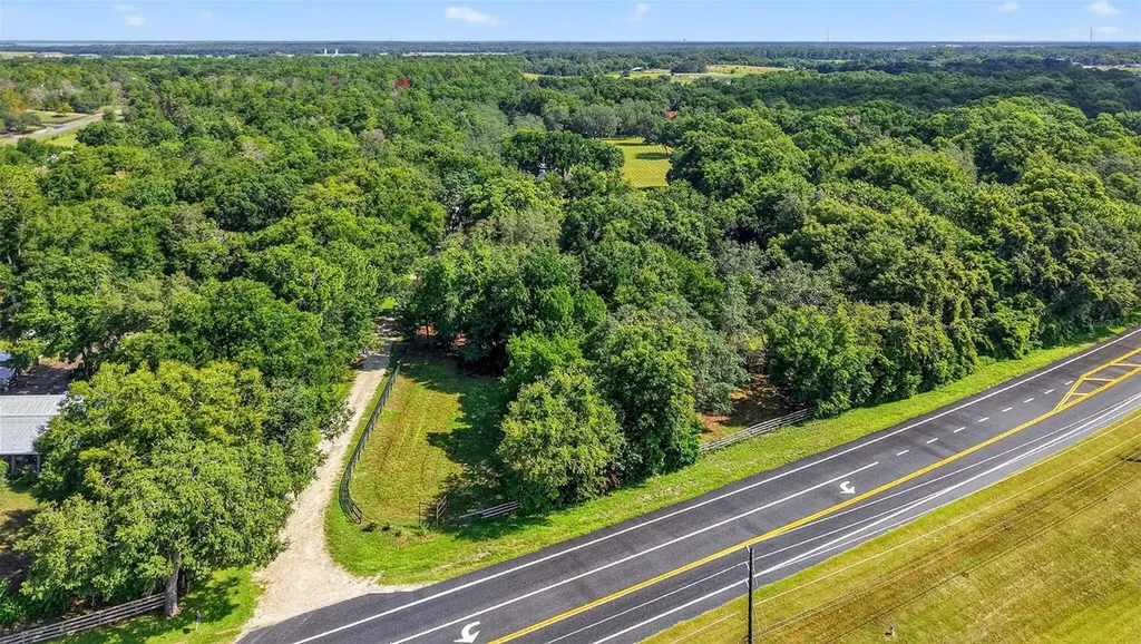 1862 S Us 301 Sumterville FL 33585