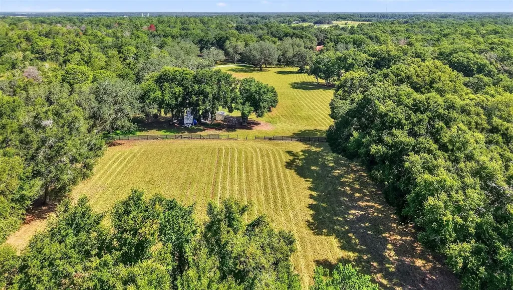 1862 S Us 301 Sumterville FL 33585