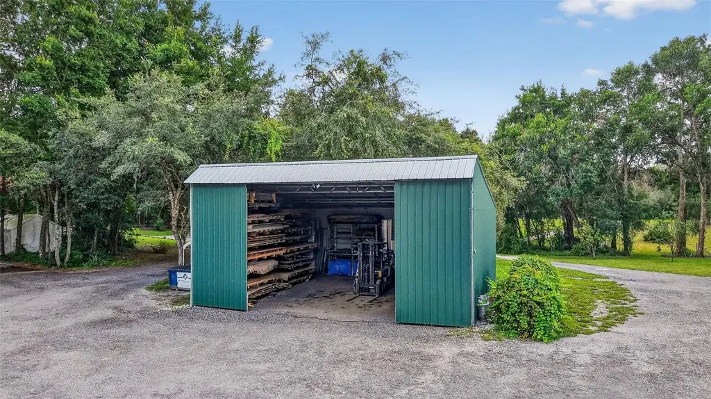 1862 S Us 301 Sumterville FL 33585