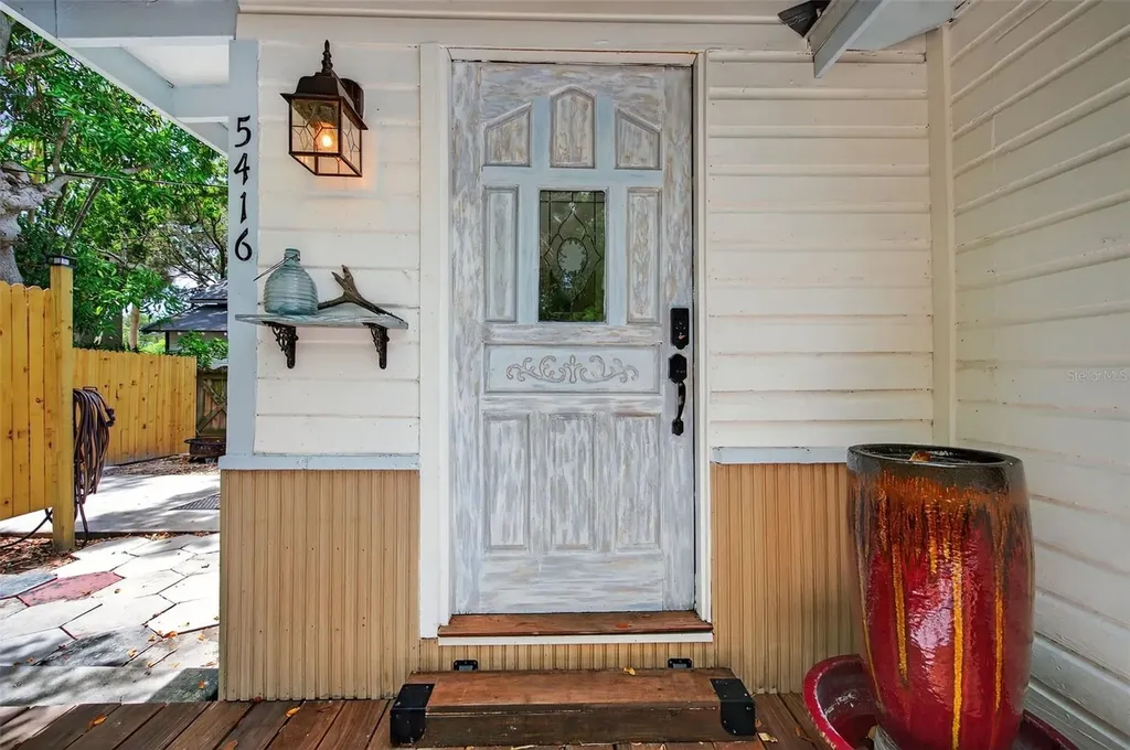 5416 Delette Avenue S St Petersburg FL 33707