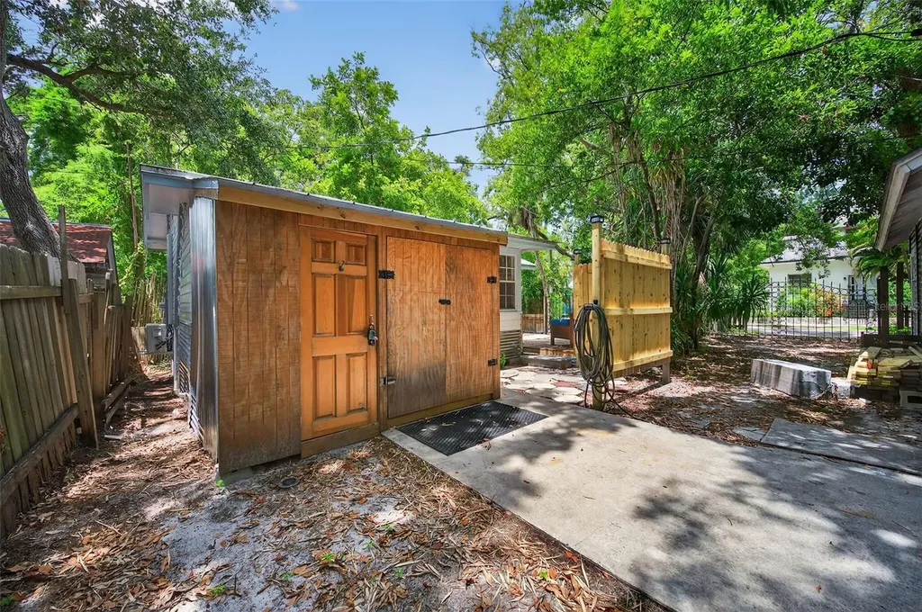 5416 Delette Avenue S St Petersburg FL 33707