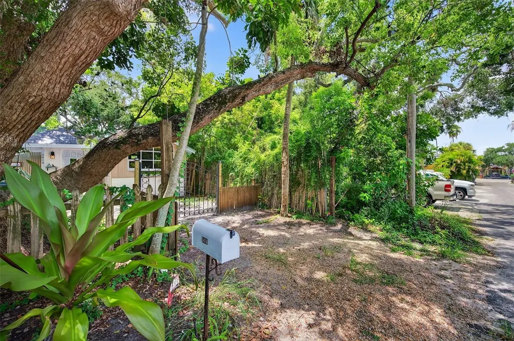 5416 Delette Avenue S St Petersburg FL 33707