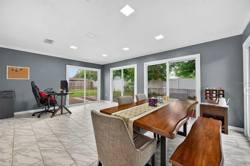 300 Davison Avenue NE St Petersburg FL 33703