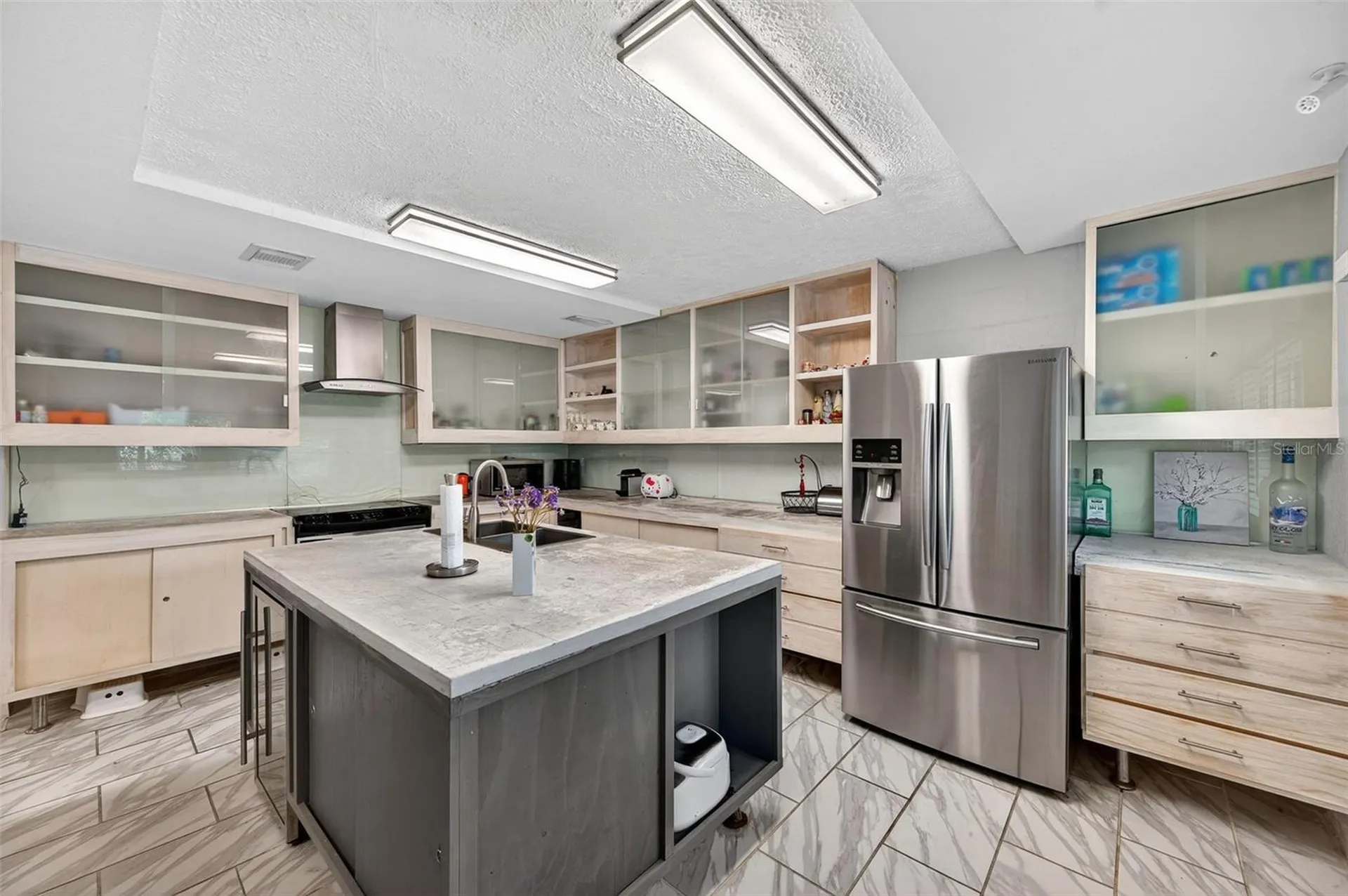 300 Davison Avenue NE St Petersburg FL 33703