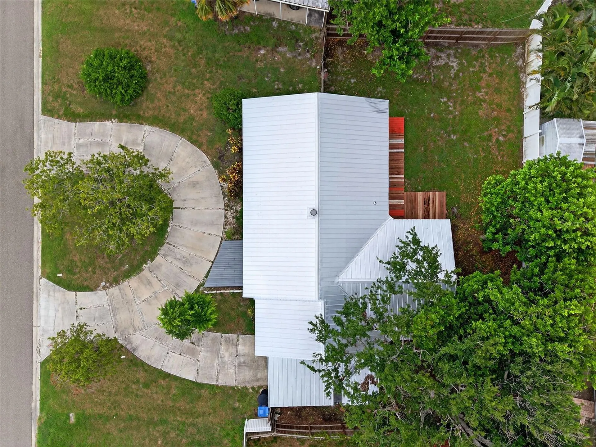 300 Davison Avenue NE St Petersburg FL 33703