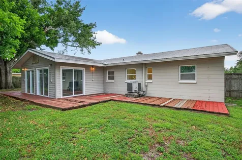 300 Davison Avenue NE St Petersburg FL 33703