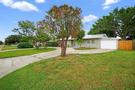 300 Davison Avenue NE St Petersburg FL 33703