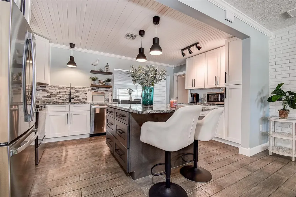 725 Sunset Cove Madeira Beach FL 33708