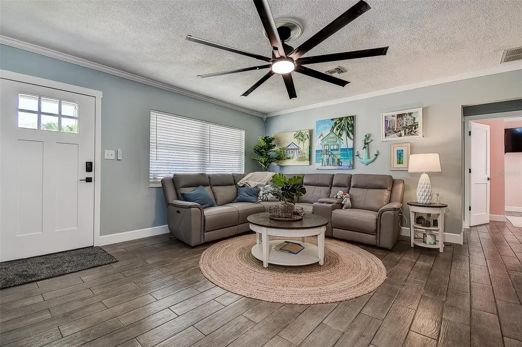725 Sunset Cove Madeira Beach FL 33708