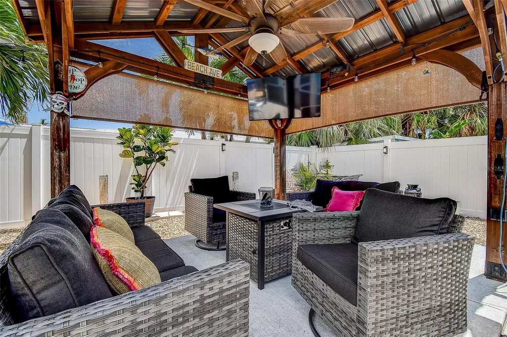 725 Sunset Cove Madeira Beach FL 33708