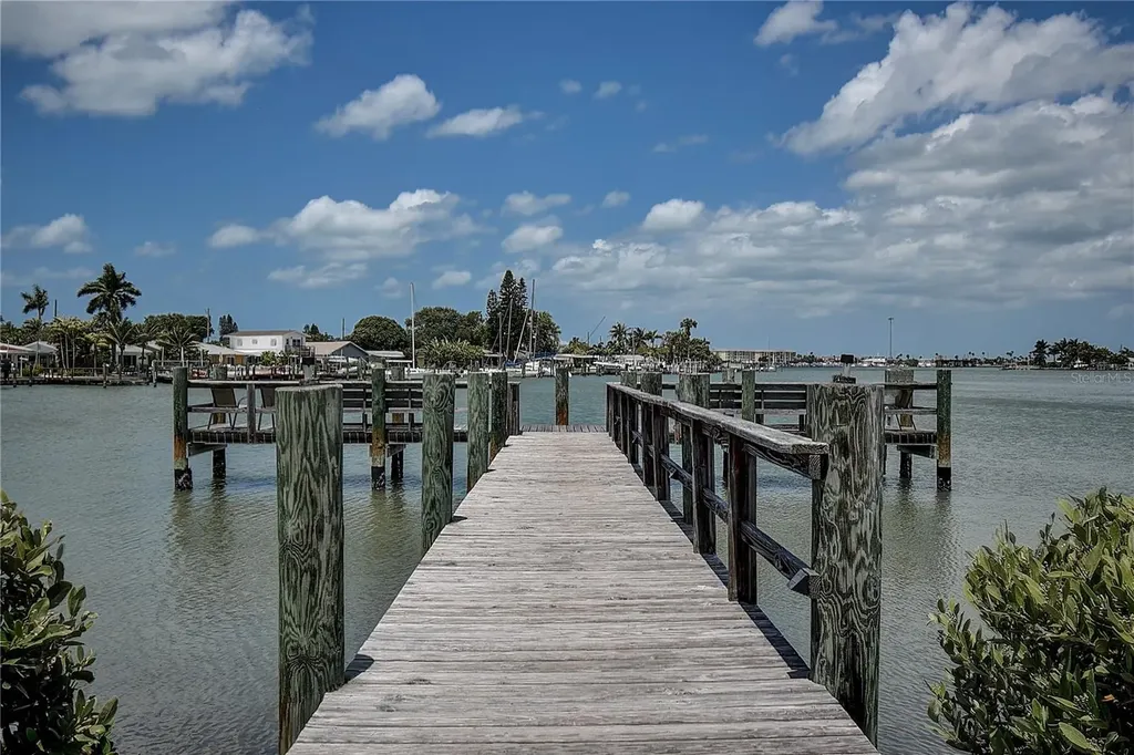 725 Sunset Cove Madeira Beach FL 33708