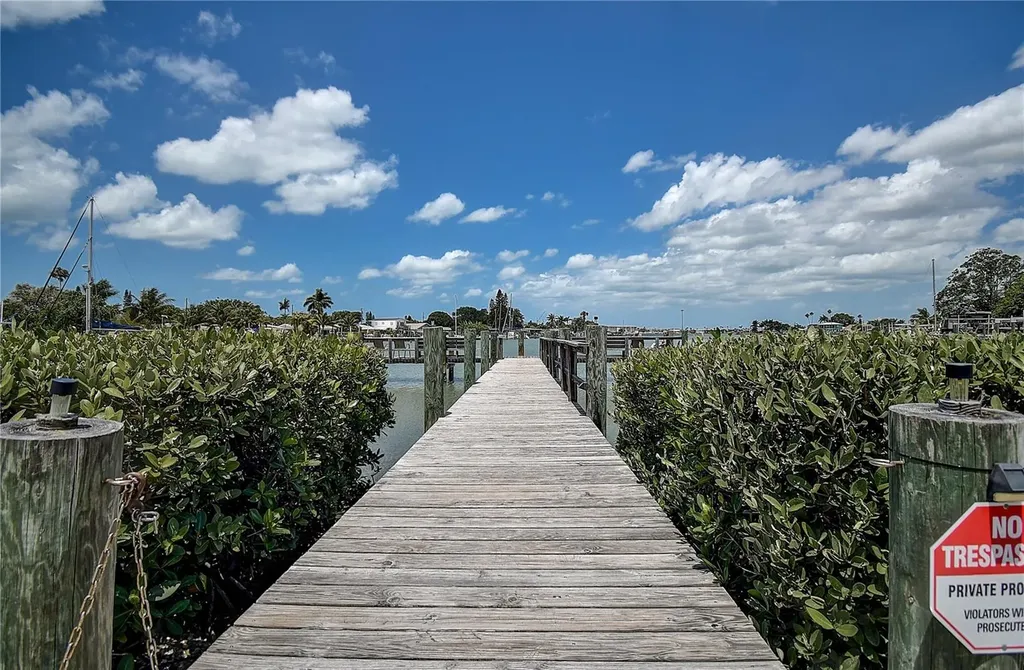 725 Sunset Cove Madeira Beach FL 33708