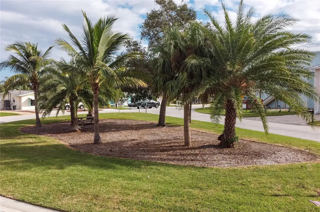 725 Sunset Cove Madeira Beach FL 33708