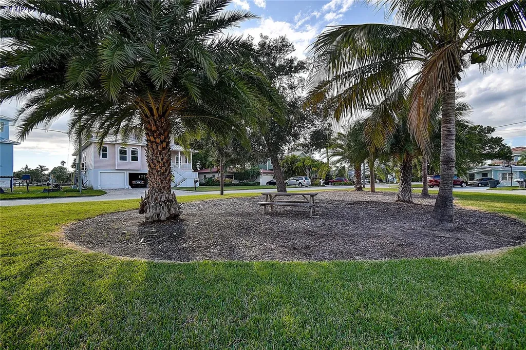 725 Sunset Cove Madeira Beach FL 33708