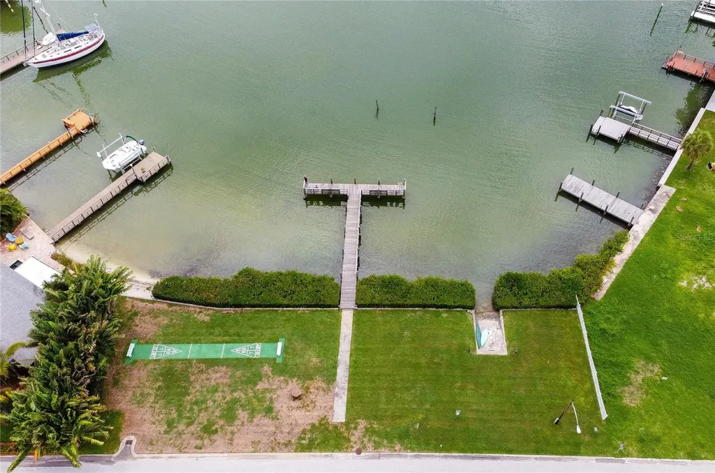 725 Sunset Cove Madeira Beach FL 33708