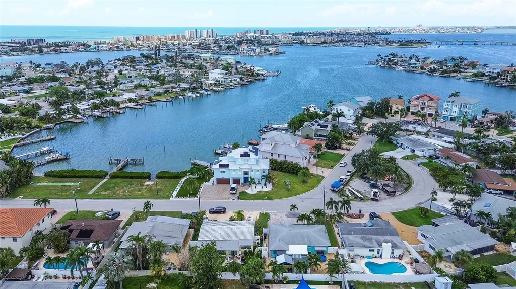 725 Sunset Cove Madeira Beach FL 33708