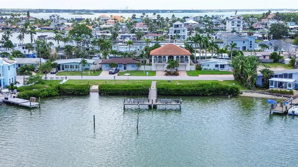 725 Sunset Cove Madeira Beach FL 33708