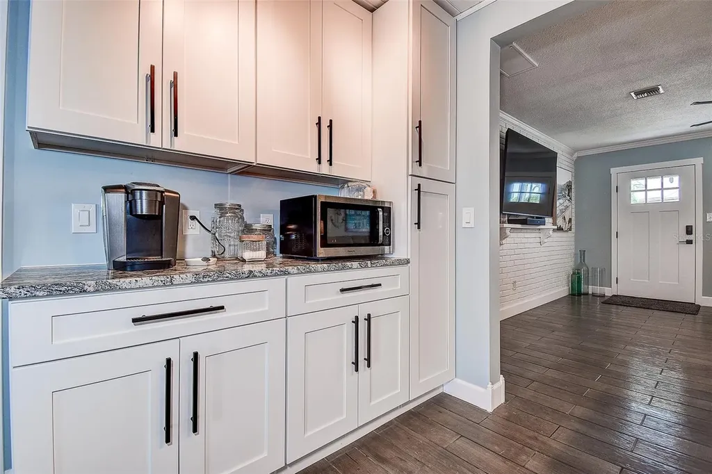 725 Sunset Cove Madeira Beach FL 33708