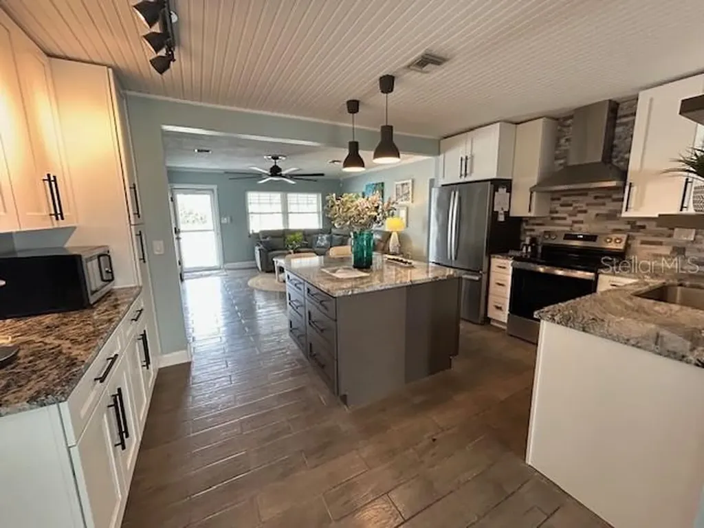 725 Sunset Cove Madeira Beach FL 33708