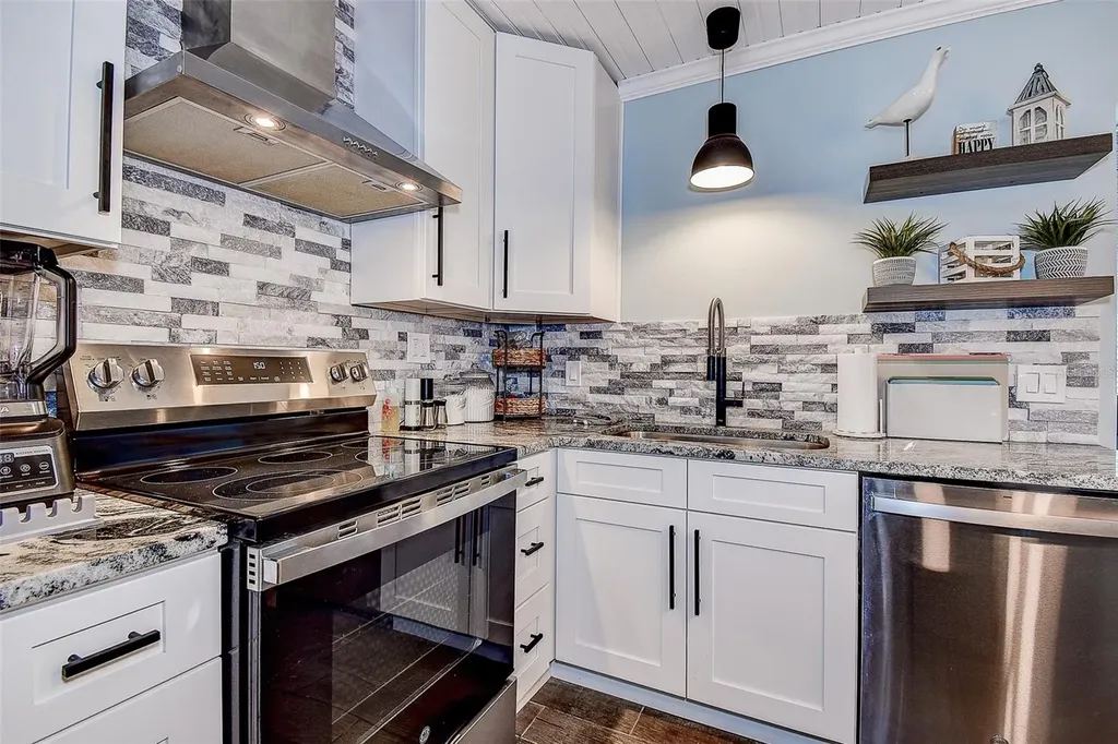 725 Sunset Cove Madeira Beach FL 33708