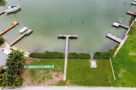725 Sunset Cove Madeira Beach FL 33708