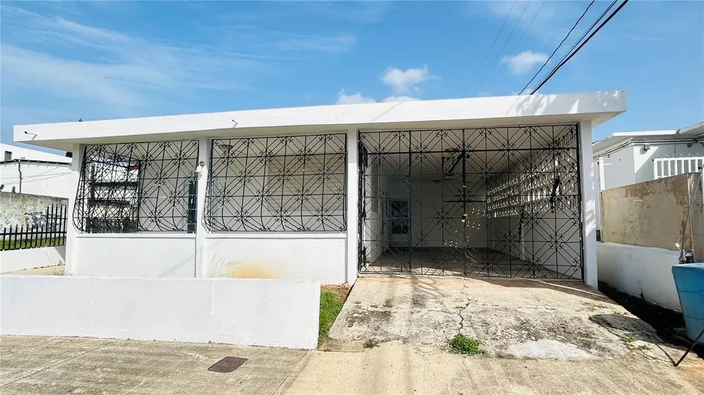 Z2 Dragon Street Urb Lomas Verdes Bayamon PR 00956