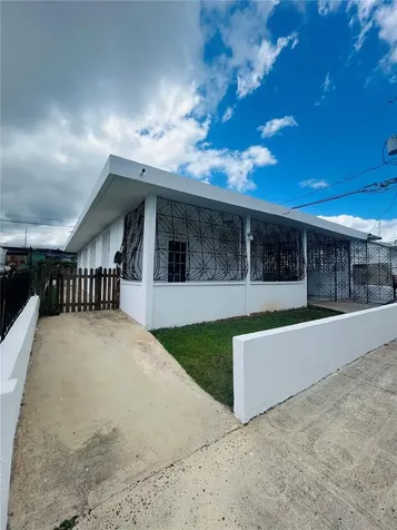 Z2 Dragon Street Urb Lomas Verdes Bayamon PR 00956