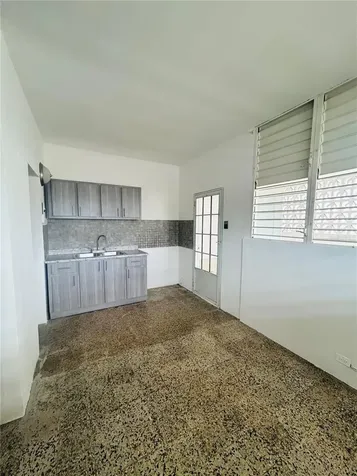 Z2 Dragon Street Urb Lomas Verdes Bayamon PR 00956