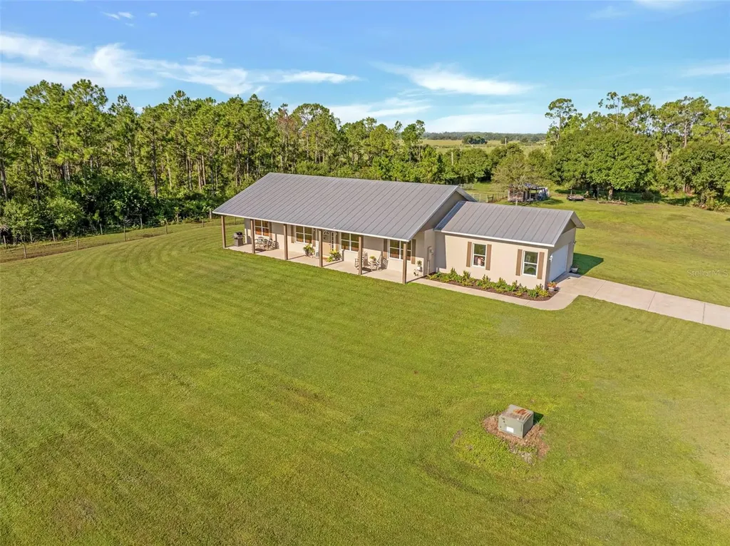 99 Trader Road Labelle FL 33935