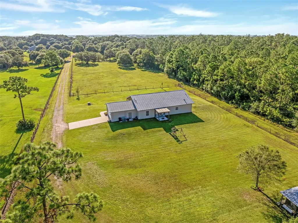 99 Trader Road Labelle FL 33935