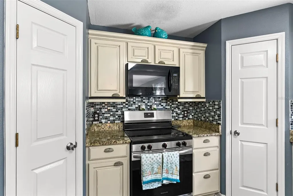 132 Vista View Avenue Eagle Lake FL 33839