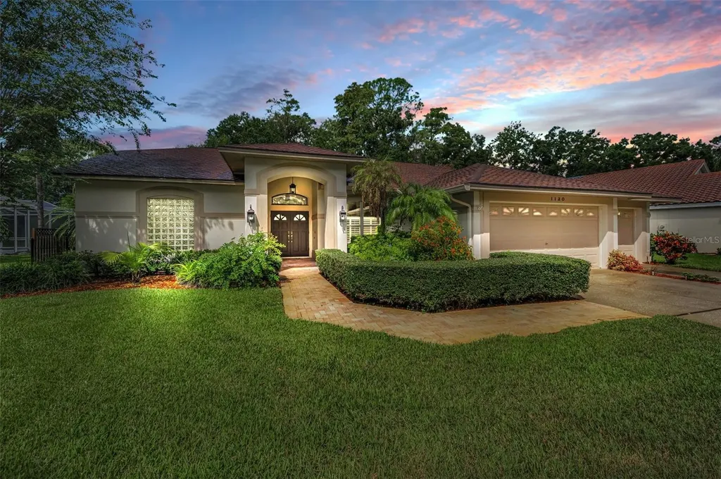 1120 Hunters Place Oldsmar FL 34677