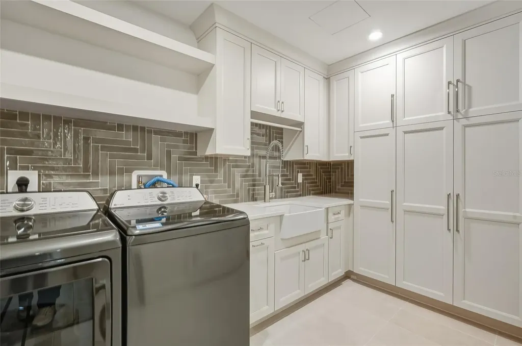 455 Pinellas Bayway S Tierra Verde FL 33715