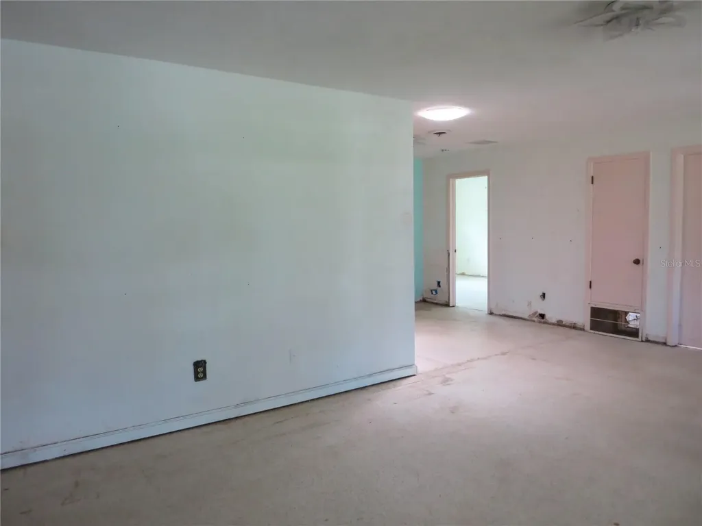 3896 N Seminole Point Crystal River FL 34428