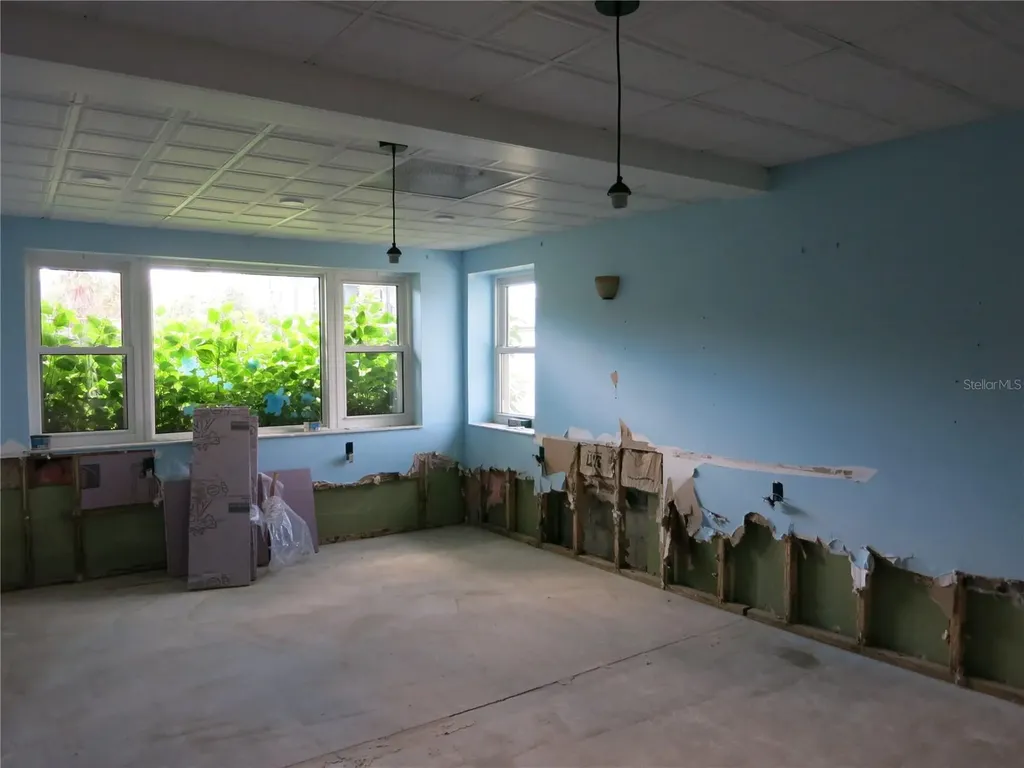 3896 N Seminole Point Crystal River FL 34428