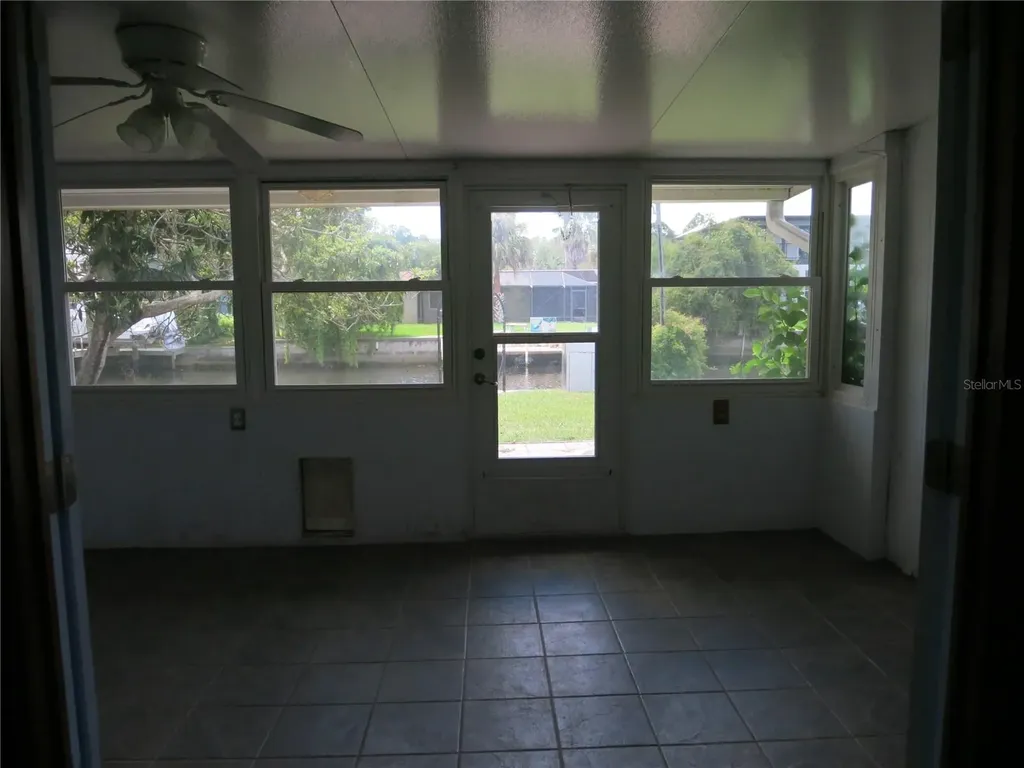 3896 N Seminole Point Crystal River FL 34428