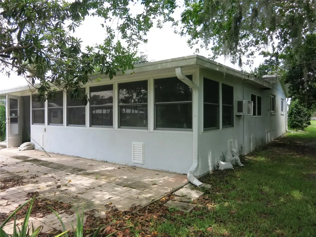 3896 N Seminole Point Crystal River FL 34428