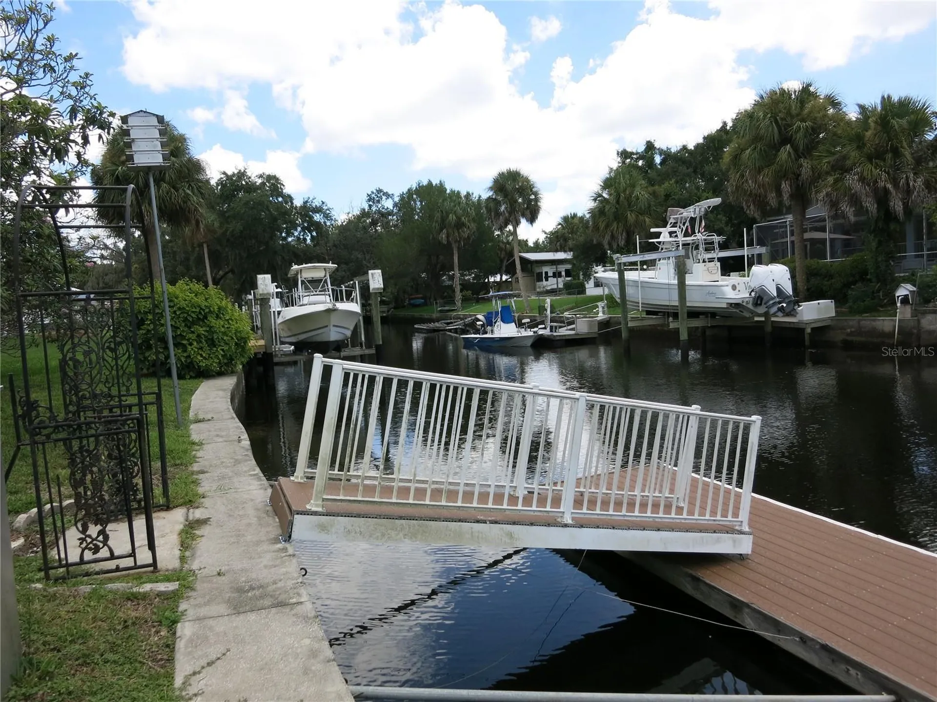 3896 N Seminole Point Crystal River FL 34428