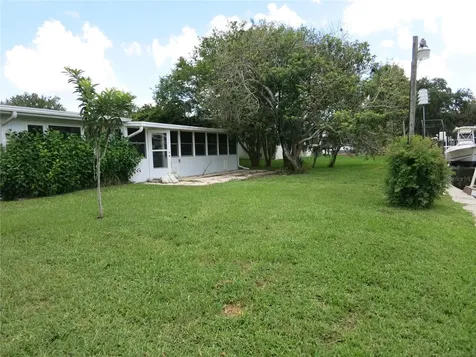 3896 N Seminole Point Crystal River FL 34428