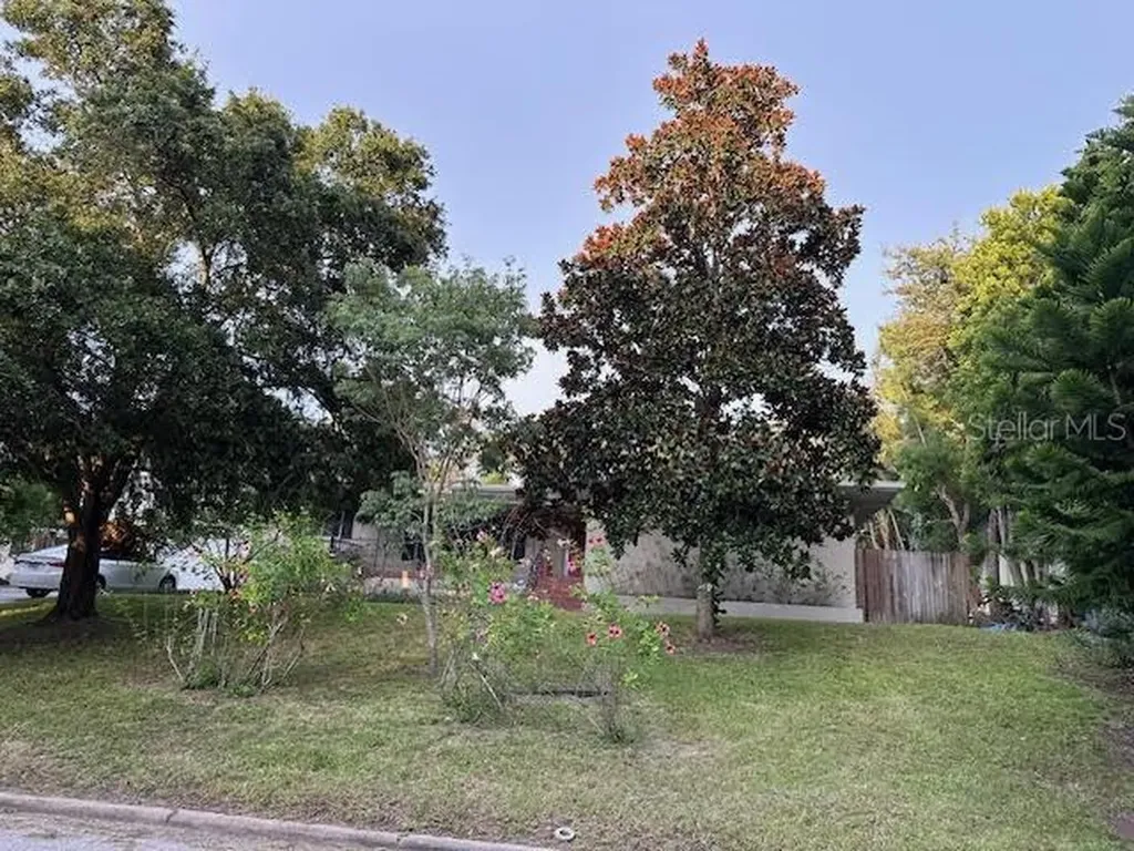 615 Smallwood Circle Clearwater FL 33755
