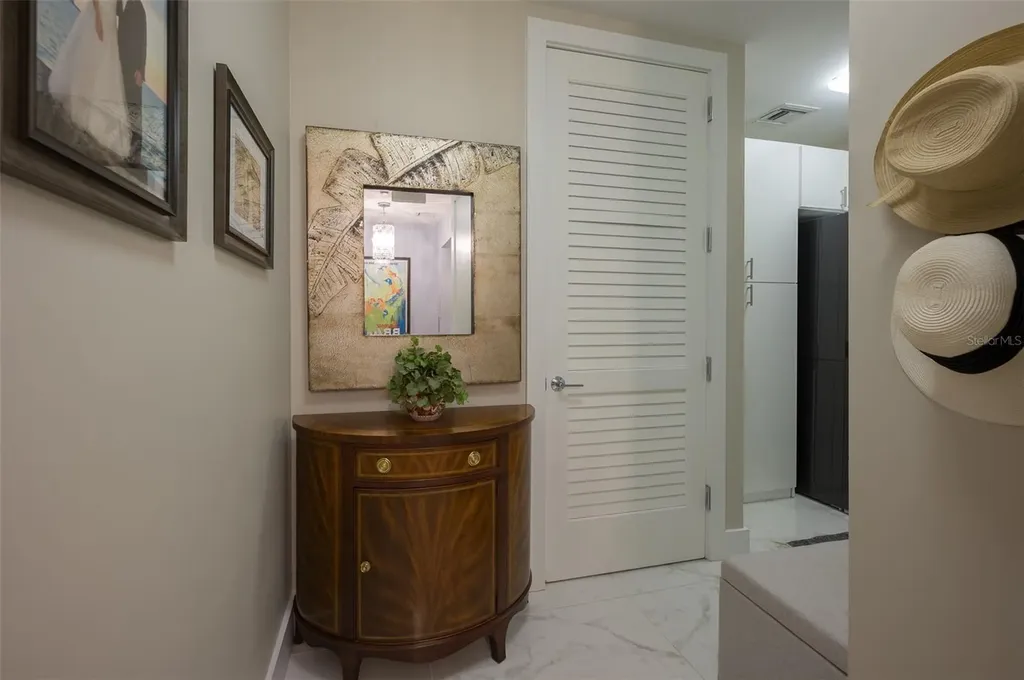 1155 N Gulfstream Avenue Sarasota FL 34236