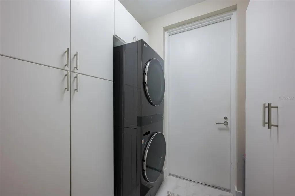 1155 N Gulfstream Avenue Sarasota FL 34236