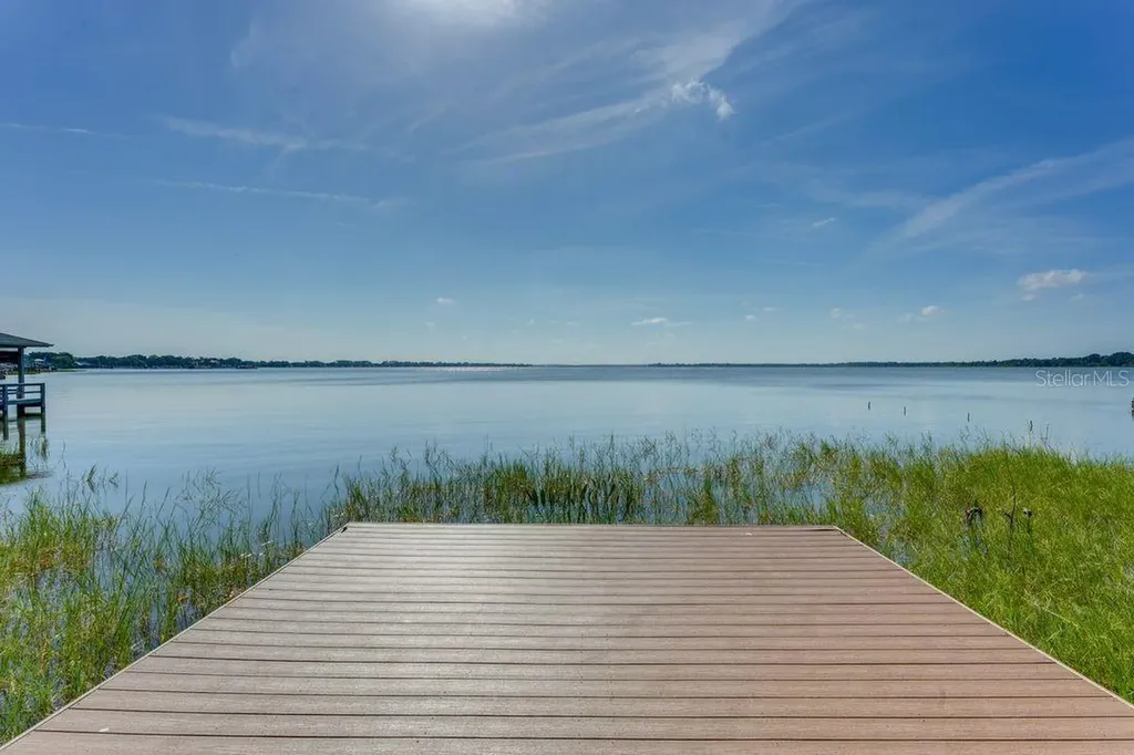 900 N Harbor Terrace Tavares FL 32778
