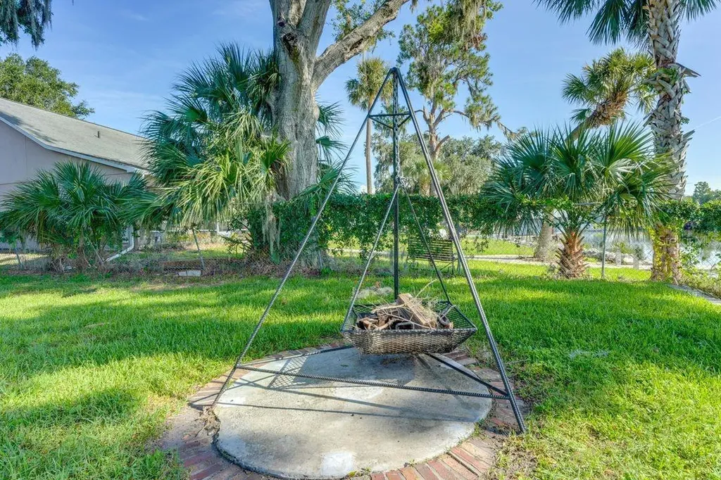 900 N Harbor Terrace Tavares FL 32778