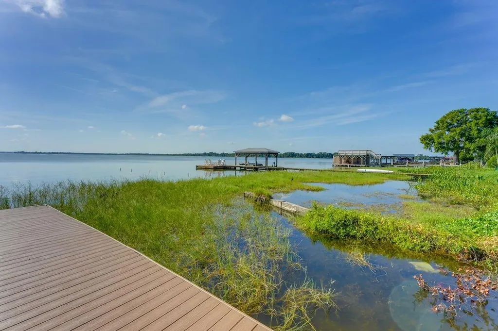 900 N Harbor Terrace Tavares FL 32778